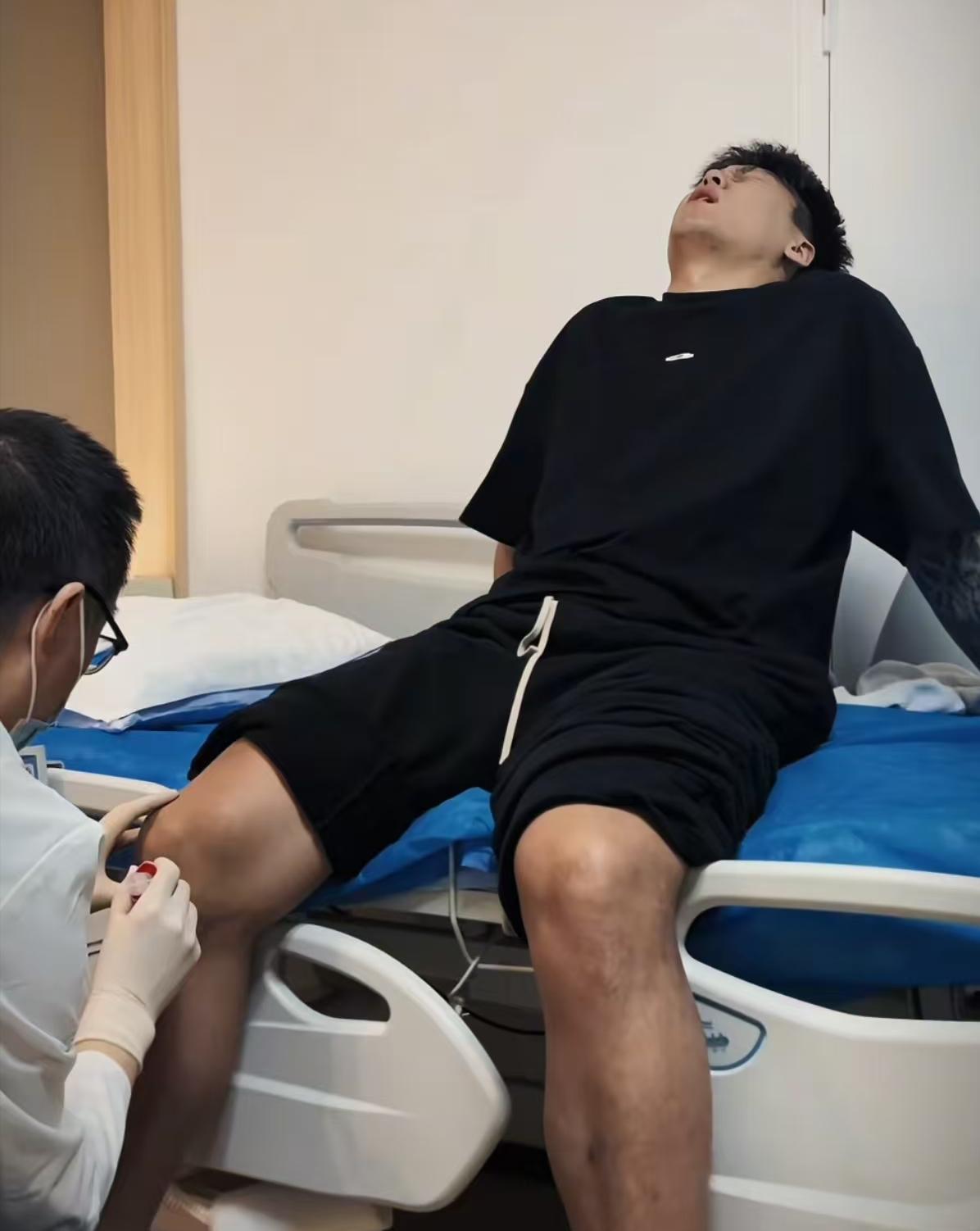 篮球明星因伤势恢复良好晒出康复照片 篮球明星因伤势恢复良好晒出康复照片