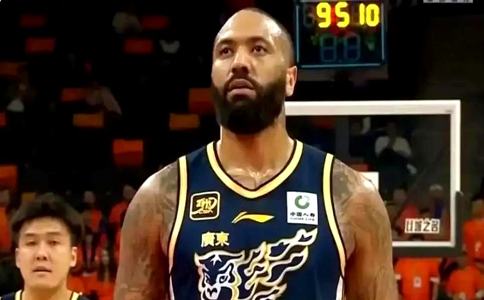 包含广东宏远队主场取得六连胜,稳居榜首位置的词条 包含广东宏远队主场取得六连胜,稳居榜首位置的词条