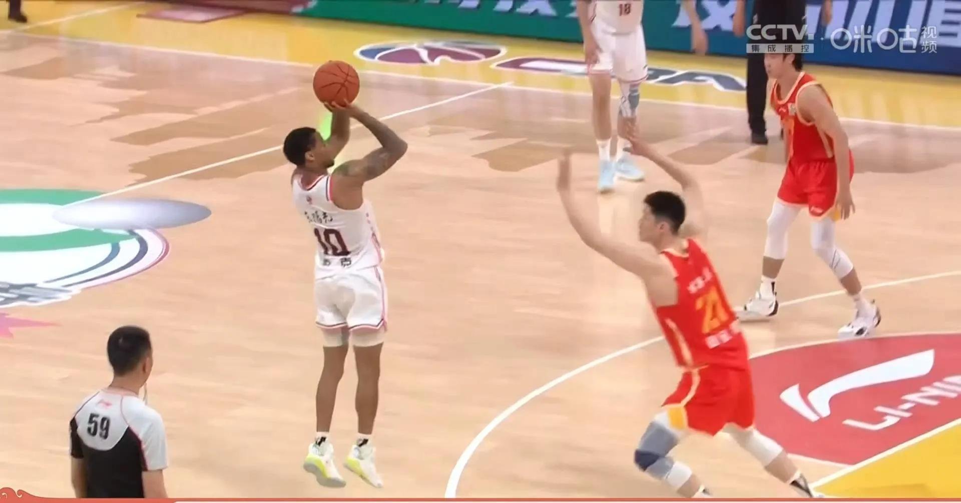 广东队击败广厦队,夺得系列赛胜利晋级下一轮的简单介绍 广东队击败广厦队,夺得系列赛胜利晋级下一轮的简单介绍