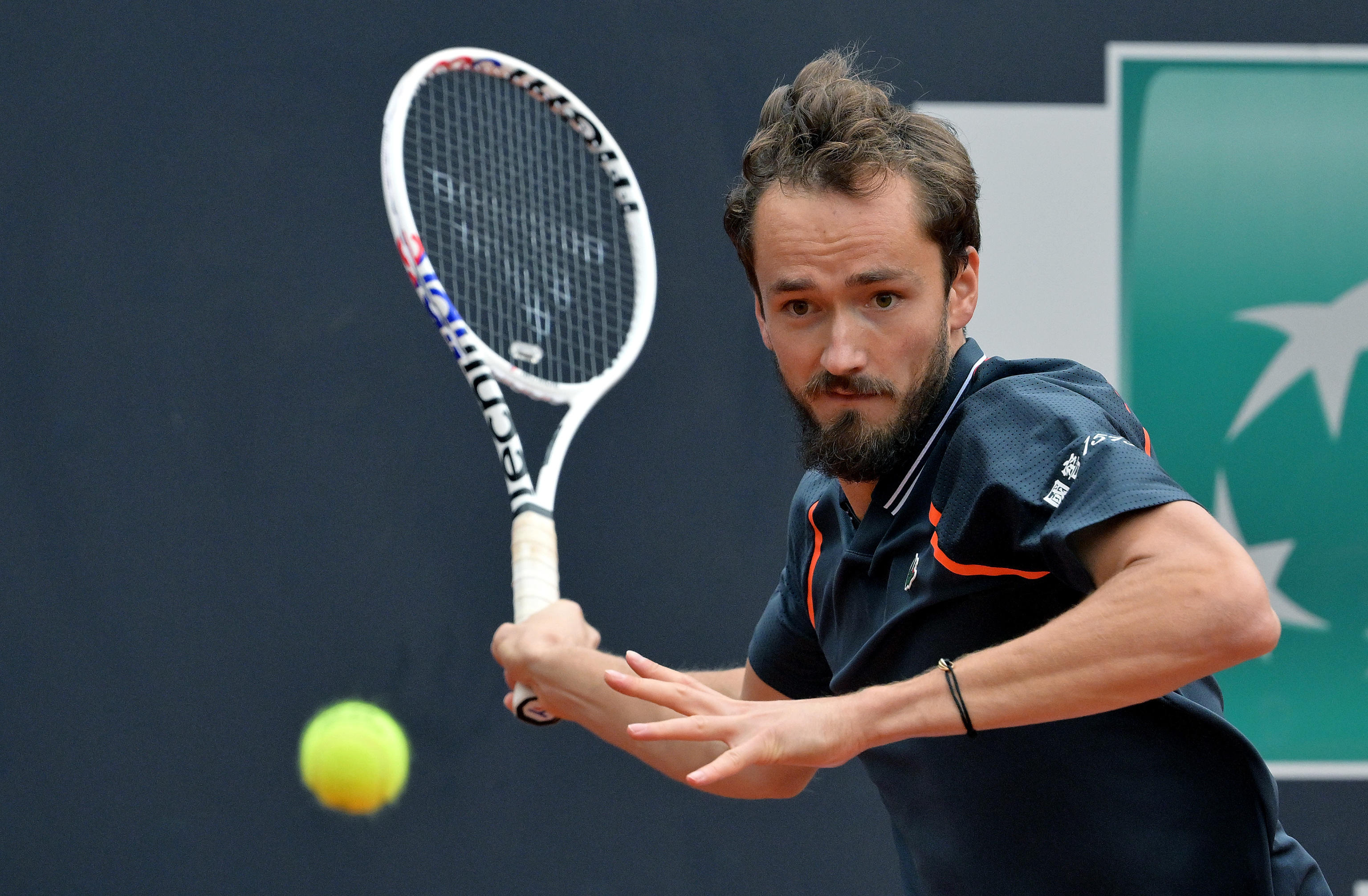 关于拉沃尔杯鏖战美网,梅德韦杰夫点燃赛场的信息 关于拉沃尔杯鏖战美网,梅德韦杰夫点燃赛场的信息